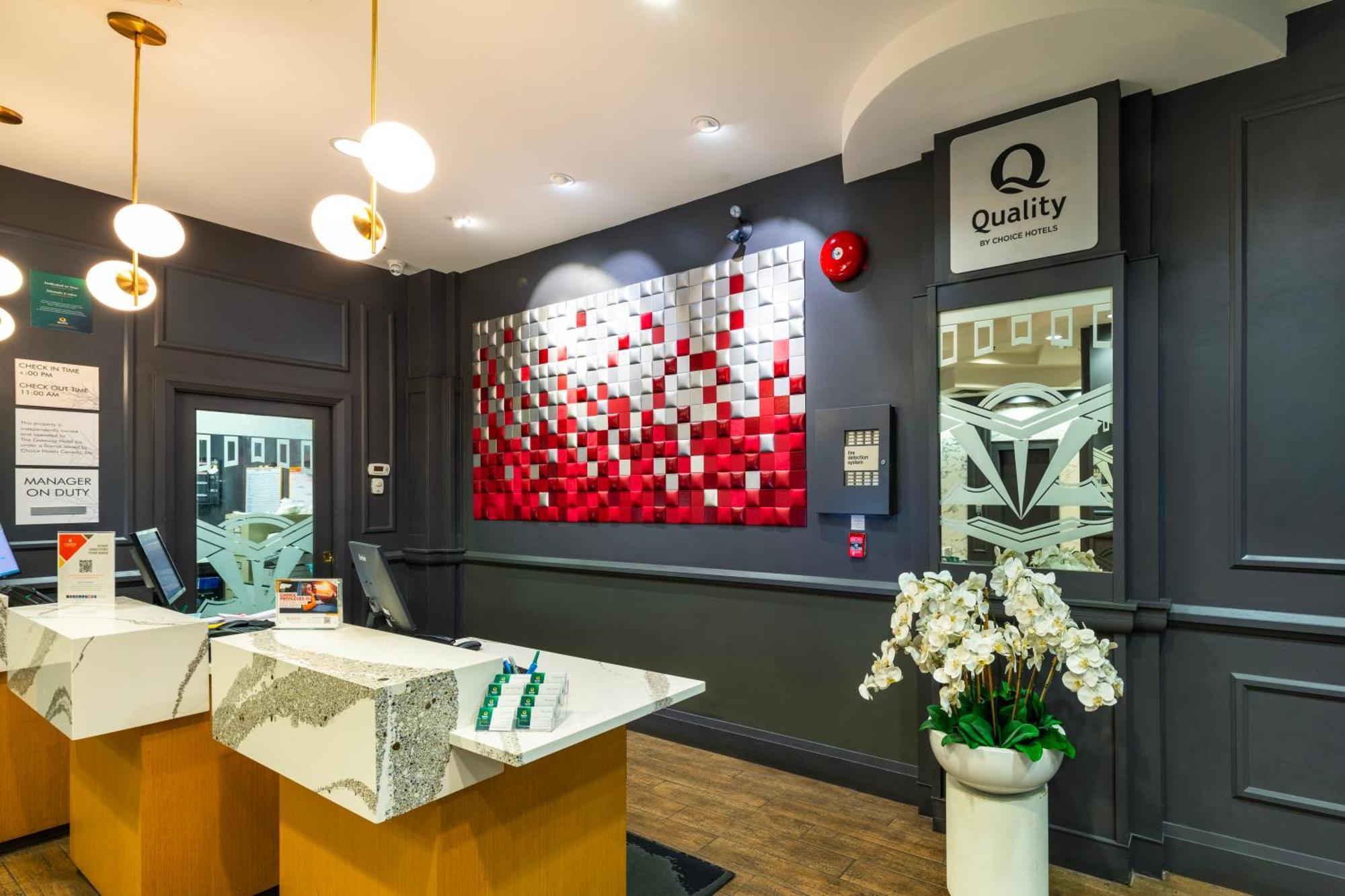 Quality Inn & Suites (Adults Only) Vancouver Exterior foto