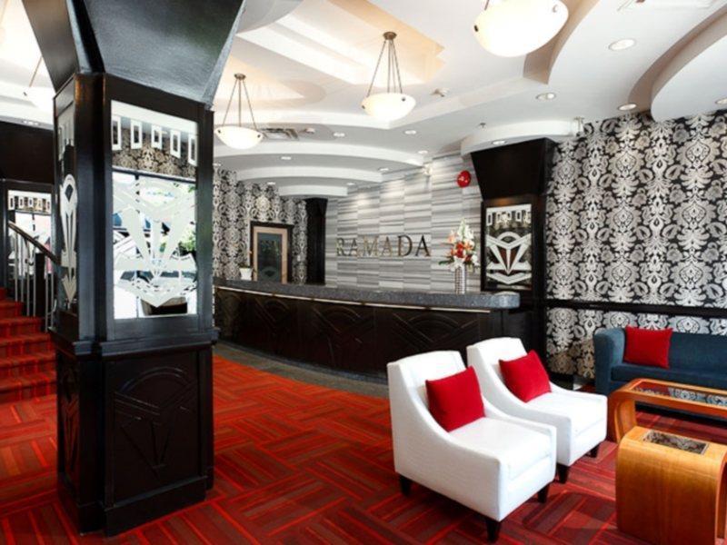 Quality Inn & Suites (Adults Only) Vancouver Exterior foto