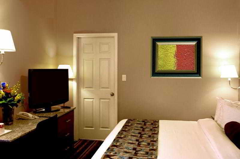 Quality Inn & Suites (Adults Only) Vancouver Exterior foto