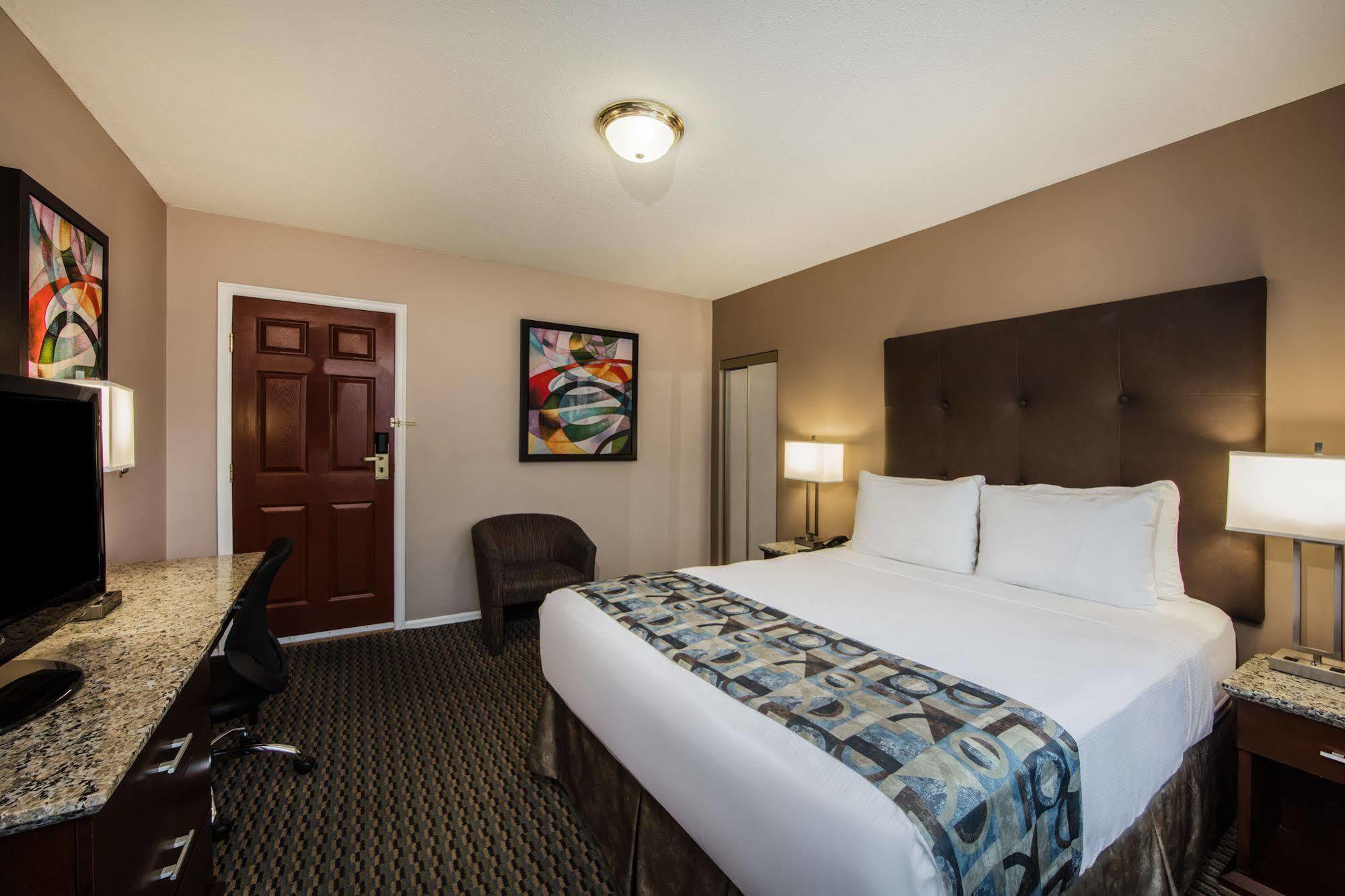 Quality Inn & Suites (Adults Only) Vancouver Exterior foto