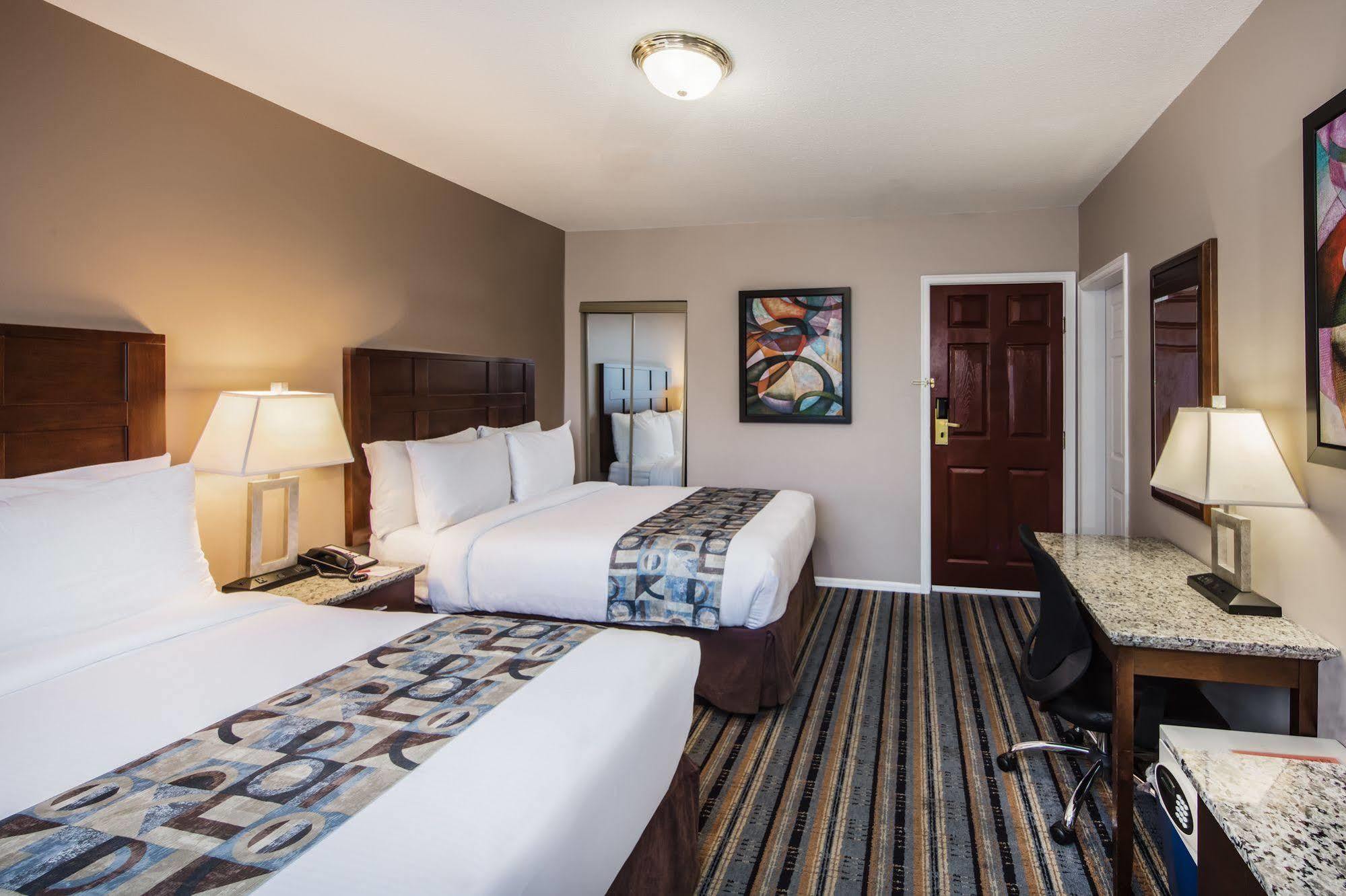 Quality Inn & Suites (Adults Only) Vancouver Exterior foto