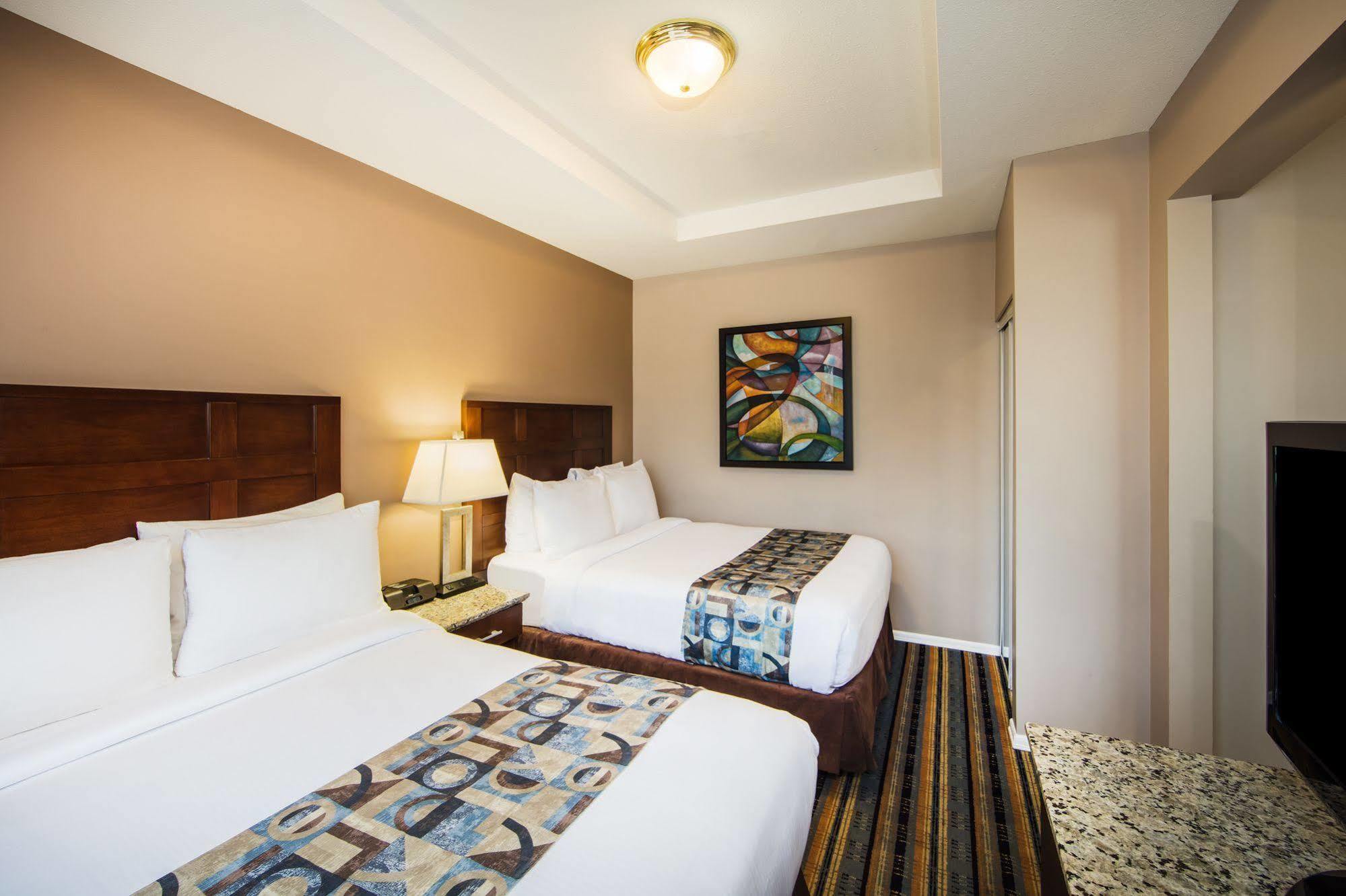 Quality Inn & Suites (Adults Only) Vancouver Exterior foto