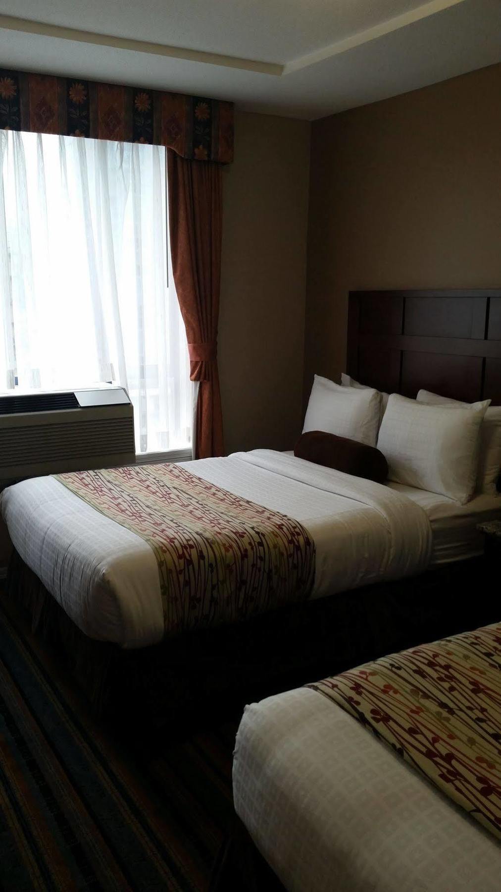 Quality Inn & Suites (Adults Only) Vancouver Exterior foto